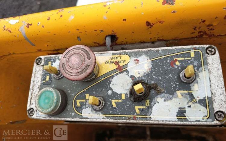 FIAT SCUDO 1,9 D 70CV AVEC NACELLE FRANCE ELEVATEUR TOPY 8 – 2394 HEURES – ANNEE 2001 BLANC 904ALF59