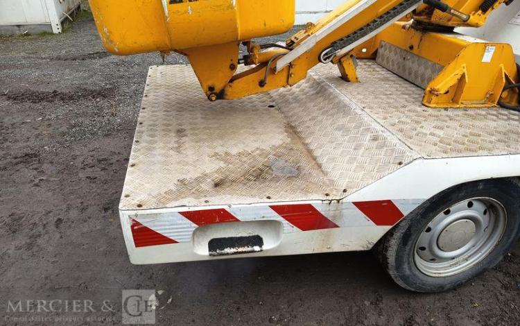 FIAT SCUDO 1,9 D 70CV AVEC NACELLE FRANCE ELEVATEUR TOPY 8 – 2394 HEURES – ANNEE 2001 BLANC 904ALF59