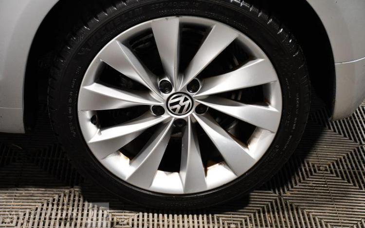 VOLKSWAGEN SCIROCCO 2,0 TDI GRIS AA-625-GJ