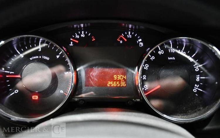 PEUGEOT 3008 2,0 HDI 150 PREMIUM BLANC AT-870-DV