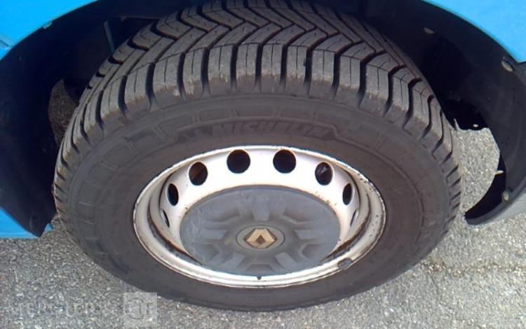 RENAULT MASTER III DCI 100 BLEU CC-396-NJ