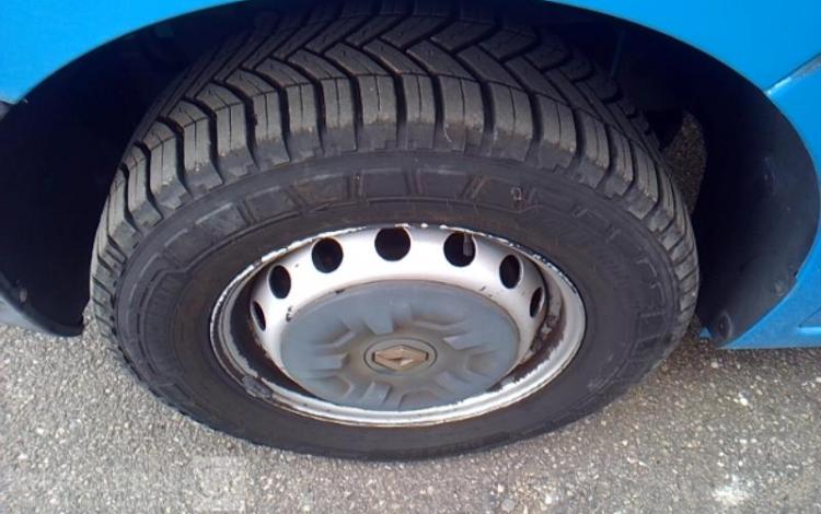 RENAULT MASTER III DCI 100 BLEU CC-396-NJ