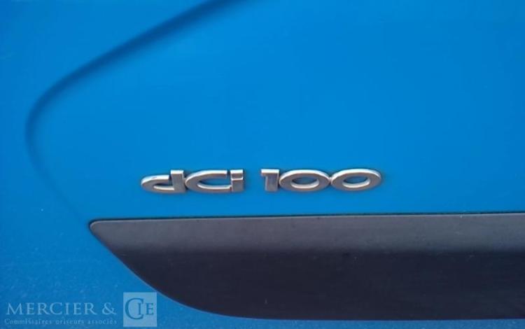 RENAULT MASTER III DCI 100 BLEU CC-396-NJ