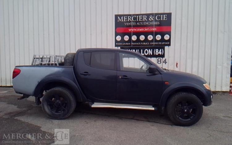 MITSUBISHI L200 PICK-UP 2.5 TD DOUBLE CABINE 4 WD 136CV BLEU CE-587-ED
