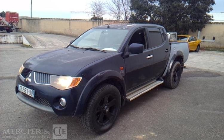 MITSUBISHI L200 PICK-UP 2.5 TD DOUBLE CABINE 4 WD 136CV BLEU CE-587-ED