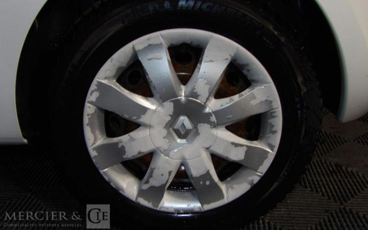 RENAULT CLIO III DCI  CE-643-JJ