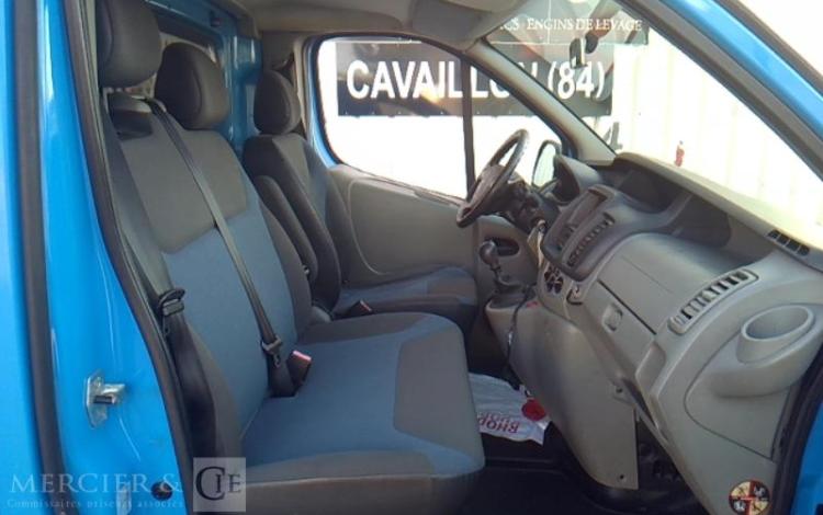 RENAULT TRAFIC DCI BLEU CK-960-TD