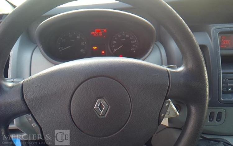 RENAULT TRAFIC DCI BLEU CK-960-TD