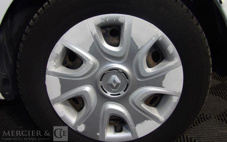 RENAULT CLIO IV DCI BLANC CX-405-EC