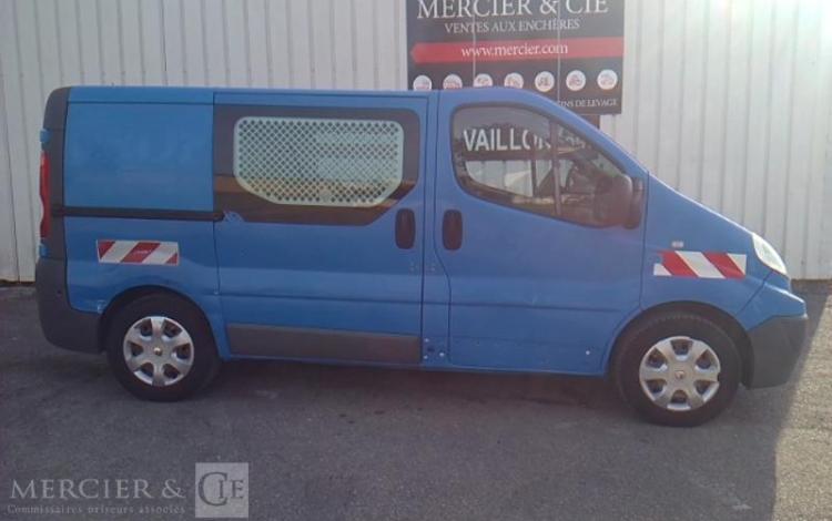 RENAULT TRAFIC DCI BLEU DA-924-DB