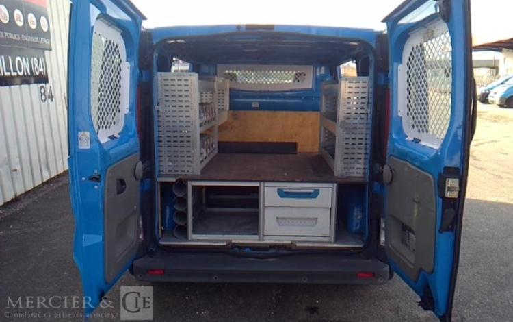 RENAULT TRAFIC DCI BLEU DA-924-DB