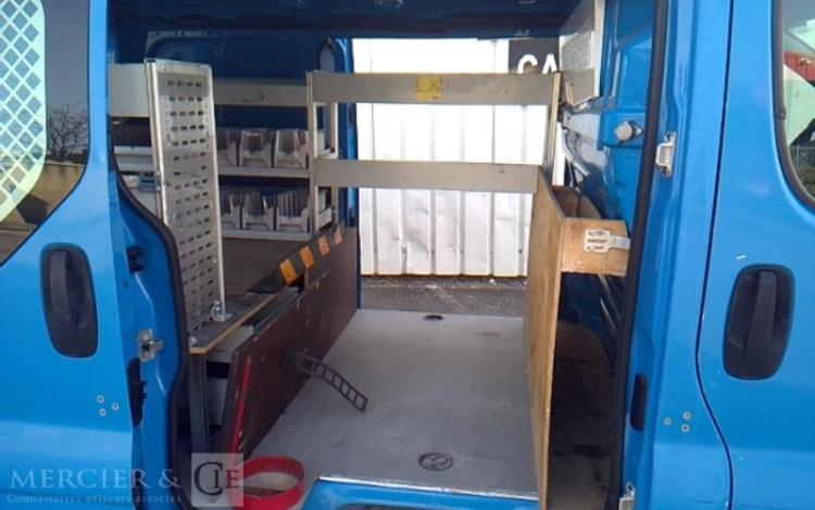 RENAULT TRAFIC DCI BLEU DA-924-DB