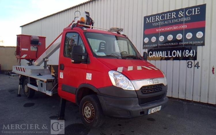 IVECO 35S11 NACELLE SUR VL MULTITEL 160 ALU/DS 16M 4939H ROUGE DC-459-YY