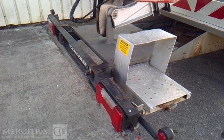 IVECO 35S11 NACELLE SUR VL MULTITEL 160 ALU/DS 16M 4939H ROUGE DC-459-YY