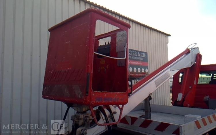 IVECO 35S11 NACELLE SUR VL MULTITEL 160 ALU/DS 16M 4939H ROUGE DC-459-YY