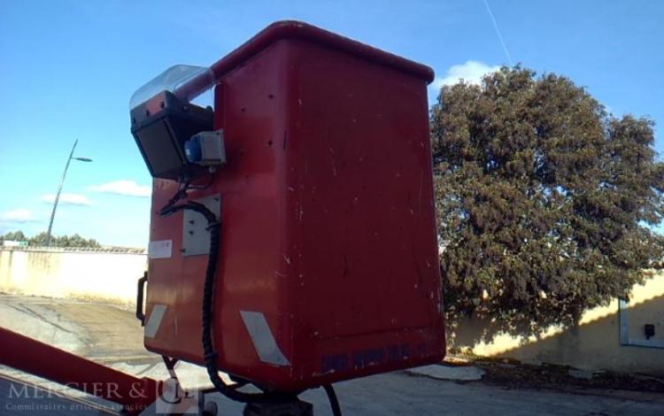 IVECO 35S11 NACELLE SUR VL MULTITEL 160 ALU/DS 16M 4939H ROUGE DC-459-YY