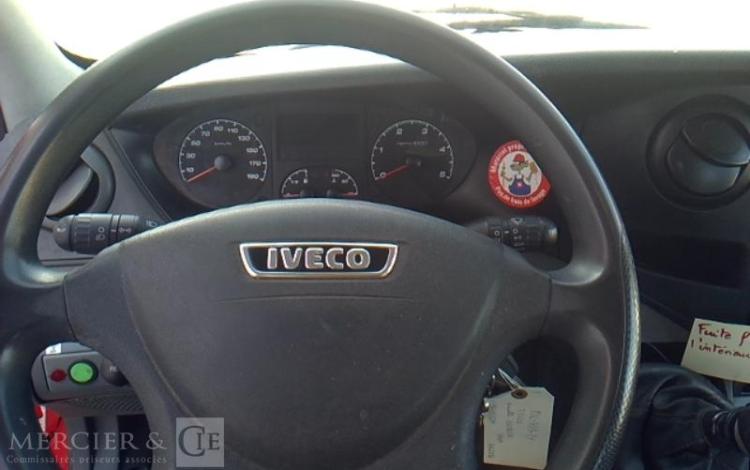 IVECO 35S11 NACELLE SUR VL MULTITEL 160 ALU/DS 16M 4939H ROUGE DC-459-YY