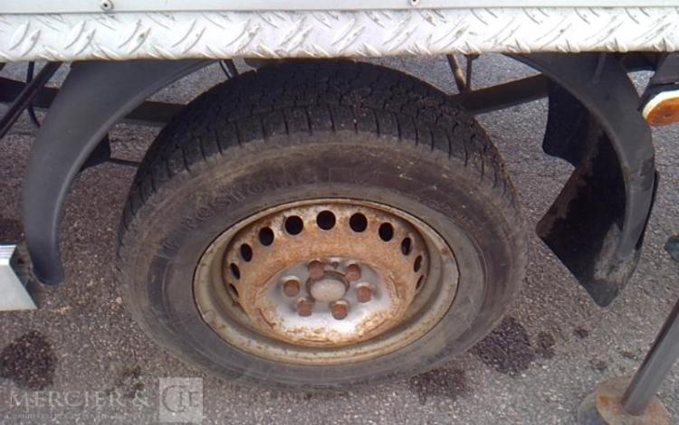 IVECO 35S11 NACELLE SUR VL MULTITEL 160 ALU/DS 16M 4939H ROUGE DC-459-YY