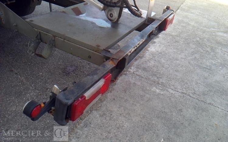 IVECO 35S11 NACELLE SUR VL MULTITEL 160 ALU/DS 16M 4939H ROUGE DC-459-YY