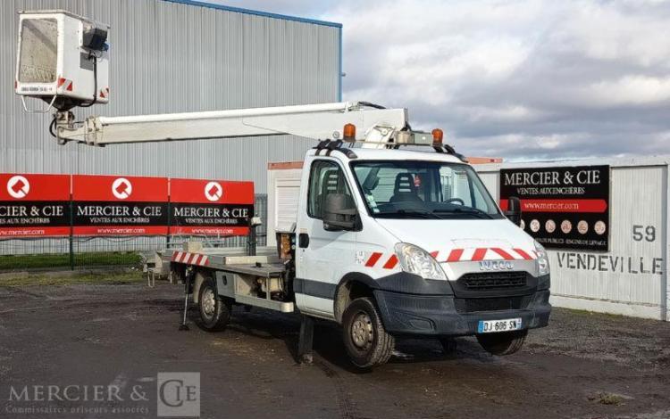 MULTITEL DAILY 35S11 AVEC NACELLE MULTITEL 160ALU 16M – DIESEL – 4074 HEURES – ANNEE 2014 BLANC DJ-606-SN