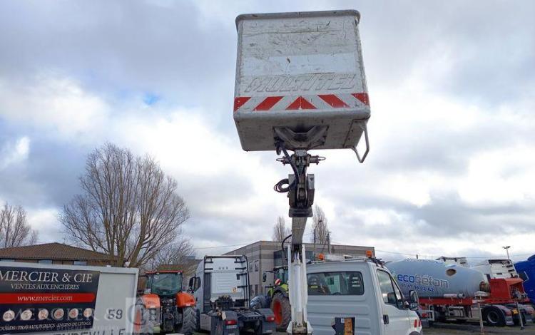 MULTITEL DAILY 35S11 AVEC NACELLE MULTITEL 160ALU 16M – DIESEL – 4074 HEURES – ANNEE 2014 BLANC DJ-606-SN