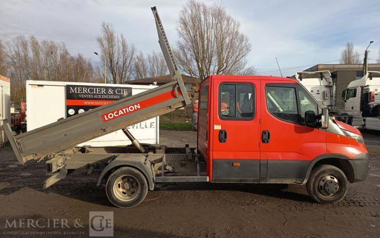 IVECO 35C13 BENNE DOUBLE CABINE – DIESEL – 132952 KMS – ANNEE 2015 ROUGE DQ-605-KR