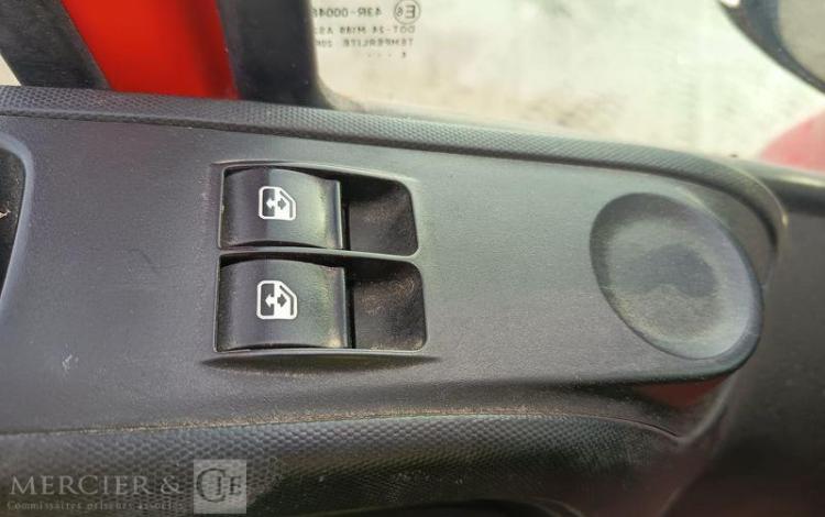 IVECO 35C13 BENNE DOUBLE CABINE – DIESEL – 132952 KMS – ANNEE 2015 ROUGE DQ-605-KR