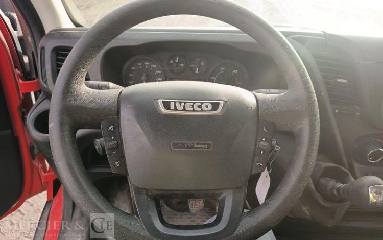 IVECO 35C13 BENNE DOUBLE CABINE – DIESEL – 132952 KMS – ANNEE 2015 ROUGE DQ-605-KR