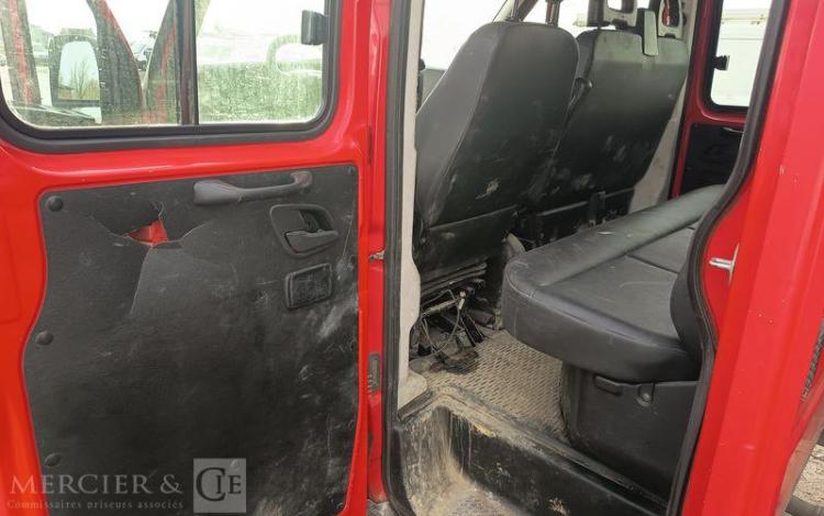 IVECO 35C13 BENNE DOUBLE CABINE – DIESEL – 132952 KMS – ANNEE 2015 ROUGE DQ-605-KR