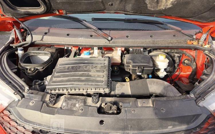 IVECO 35C13 BENNE DOUBLE CABINE – DIESEL – 132952 KMS – ANNEE 2015 ROUGE DQ-605-KR