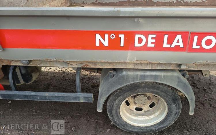 IVECO 35C13 BENNE DOUBLE CABINE – DIESEL – 132952 KMS – ANNEE 2015 ROUGE DQ-605-KR