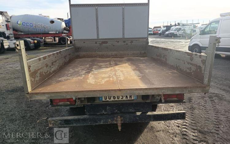 IVECO 35C13 BENNE DOUBLE CABINE – DIESEL – 132952 KMS – ANNEE 2015 ROUGE DQ-605-KR