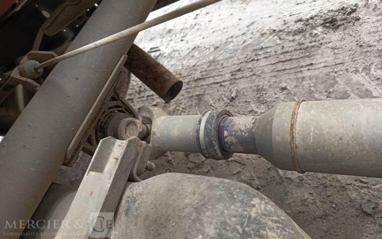 IVECO DAILY 35C13 BENNE AVEC COFFRE ACIER DIESEL – 130041 KMS – ANNEE 2015 ROUGE DQ-893-NZ