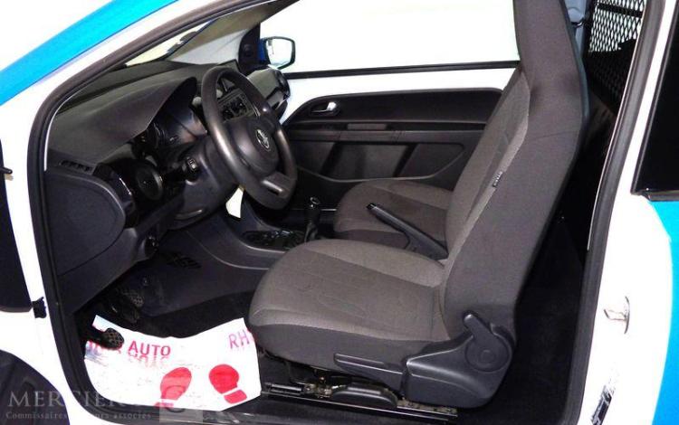 VOLKSWAGEN UP GNV BLEU DV-180-ZB