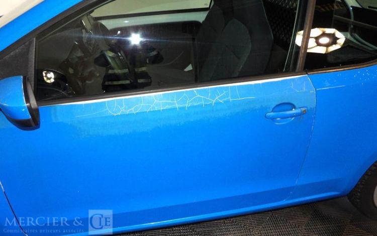 VOLKSWAGEN UP GNV BLEU DV-180-ZB