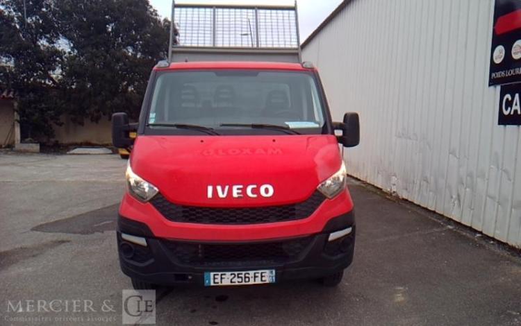 IVECO 35-130 BENNE SIMPLE CABINE COFFRE ROUGE EF-256-FE