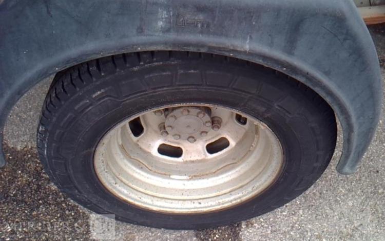 IVECO 35-130 BENNE SIMPLE CABINE COFFRE ROUGE EF-256-FE