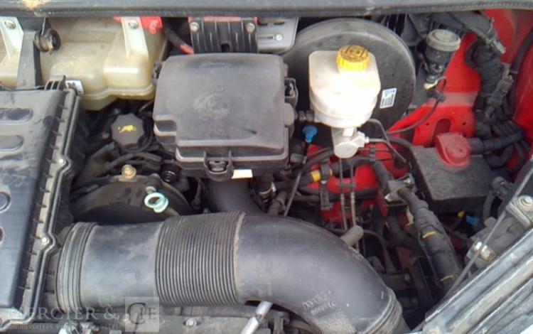 IVECO 35-130 BENNE SIMPLE CABINE COFFRE ROUGE EF-256-FE