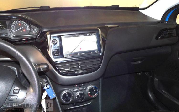 PEUGEOT 208 HDI BLEU EM-319-ZR