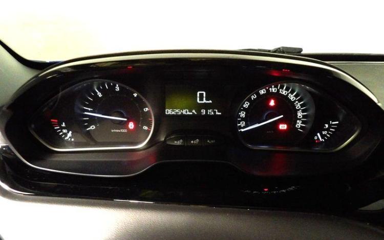 PEUGEOT 208 HDI BLEU EM-319-ZR