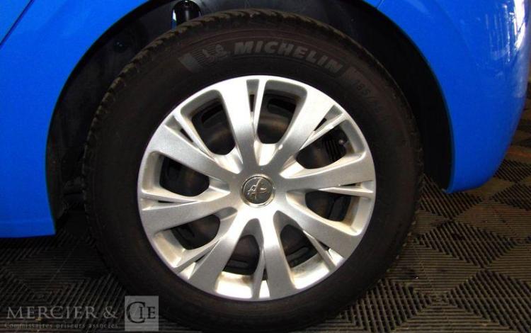 PEUGEOT 208 HDI BLEU EM-319-ZR