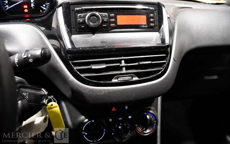 PEUGEOT 208 BLANC EN-357-DC