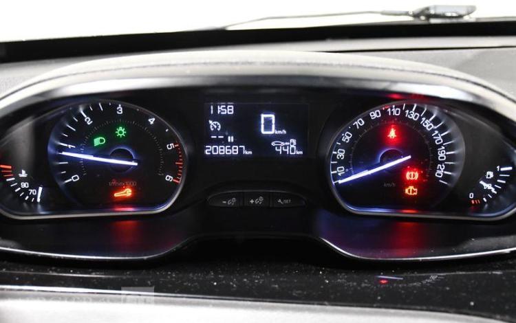 PEUGEOT 208 BLANC EN-357-DC