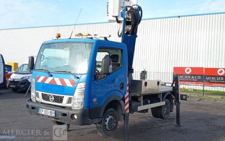 NISSAN NT400 AVEC NACELLE COMET 30FT00003 16M – 1464 HEURES – 37910 KMS – ANNEE 2017 BLEU EP-833-BD