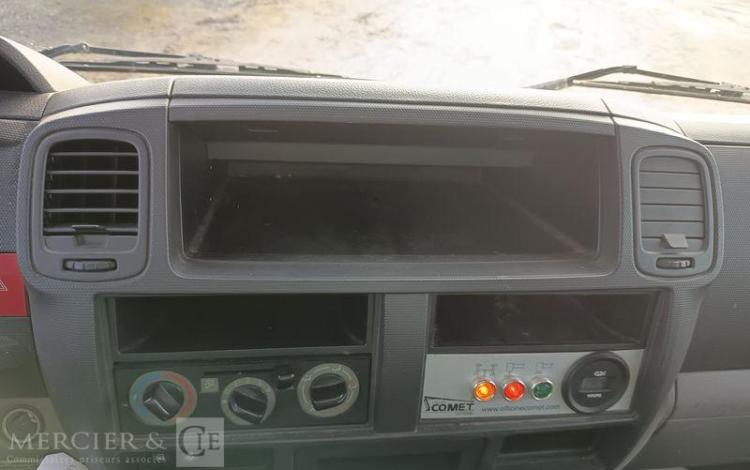 NISSAN NT400 AVEC NACELLE COMET 30FT00003 16M – 1464 HEURES – 37910 KMS – ANNEE 2017 BLEU EP-833-BD