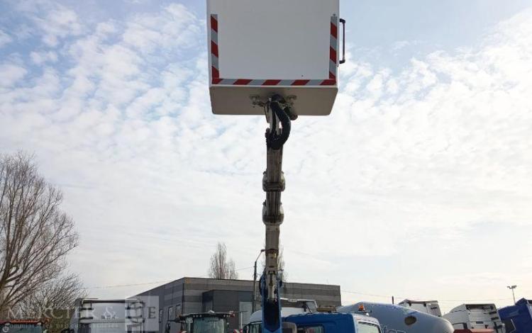 NISSAN NT400 AVEC NACELLE COMET 30FT00003 16M – 1464 HEURES – 37910 KMS – ANNEE 2017 BLEU EP-833-BD