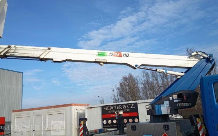 NISSAN NT400 AVEC NACELLE COMET 30FT00003 16M – 1464 HEURES – 37910 KMS – ANNEE 2017 BLEU EP-833-BD