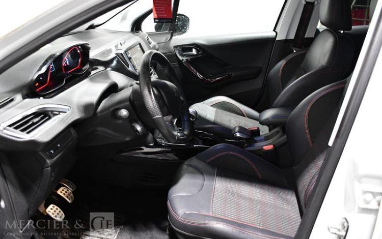 PEUGEOT 2008  GENERATION-I 1.6 BLUEHDI 120CH GT LINE START-STOP BLANC EQ-046-ZA