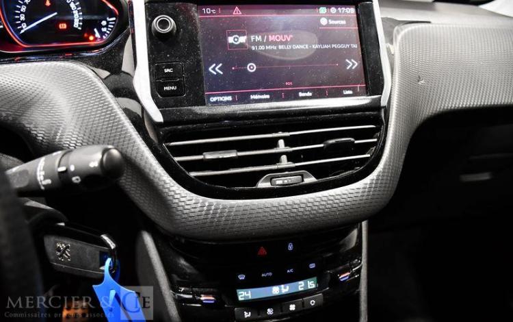 PEUGEOT 2008  GENERATION-I 1.6 BLUEHDI 120CH GT LINE START-STOP BLANC EQ-046-ZA