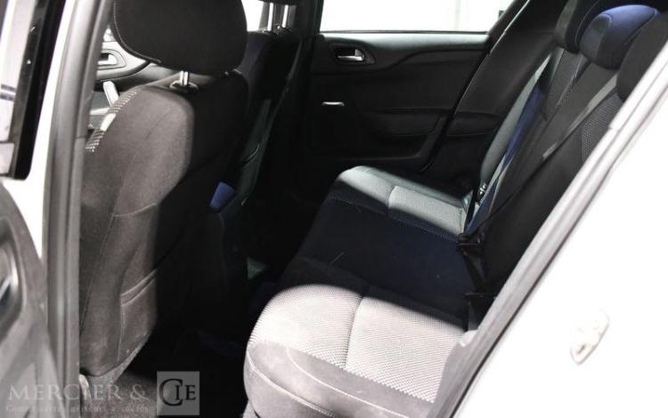 DS DS4 BLUE HDI 120 SO CHIC S&S EAT6 BLANC ES-905-KF